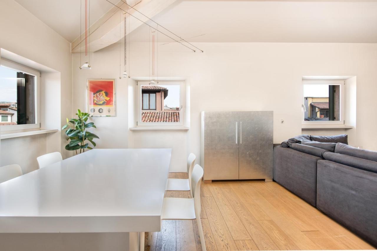 Stunning Top Floor Flat In The Heart Of Верона Экстерьер фото