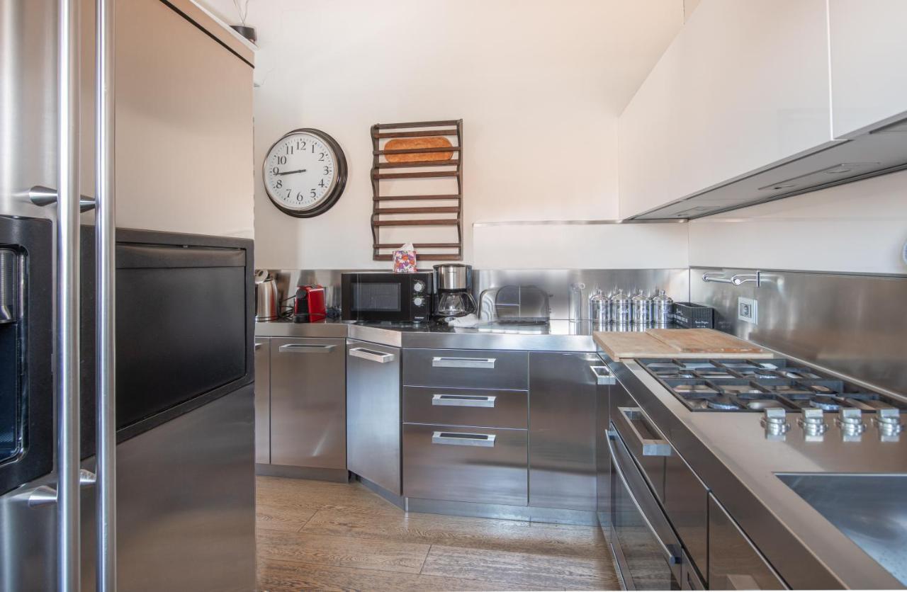 Stunning Top Floor Flat In The Heart Of Верона Экстерьер фото