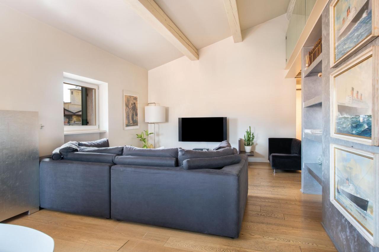 Stunning Top Floor Flat In The Heart Of Верона Экстерьер фото