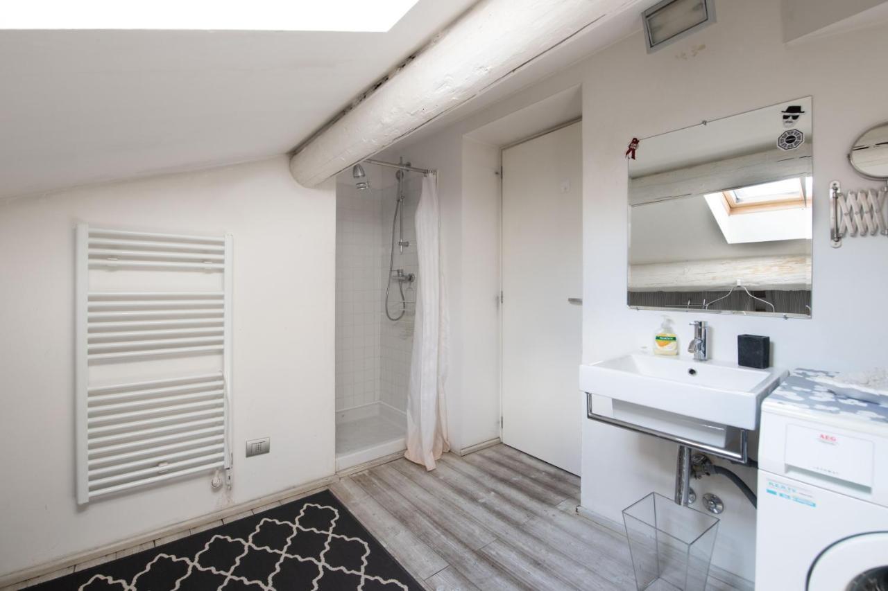 Stunning Top Floor Flat In The Heart Of Верона Экстерьер фото