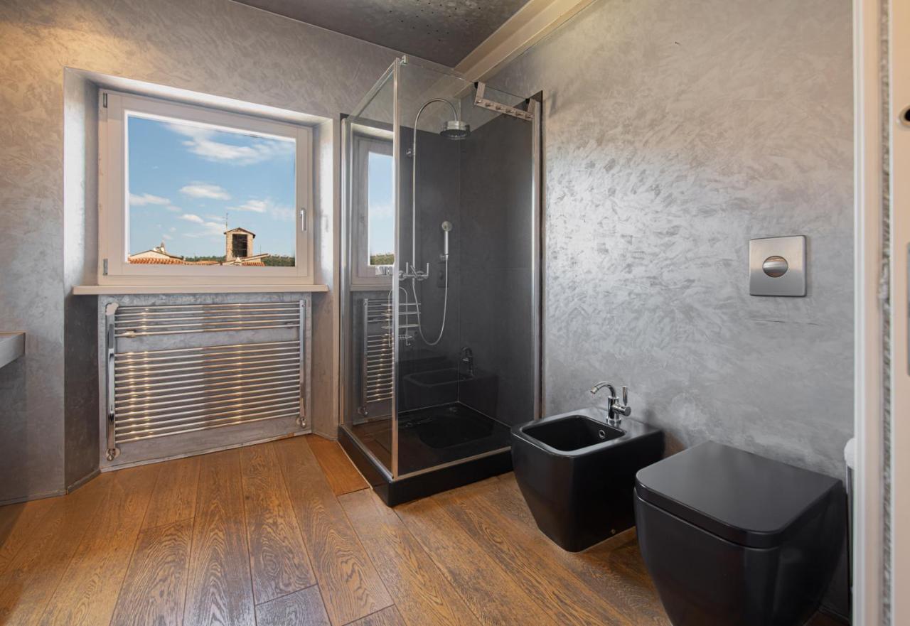 Stunning Top Floor Flat In The Heart Of Верона Экстерьер фото