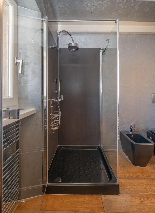 Stunning Top Floor Flat In The Heart Of Верона Экстерьер фото