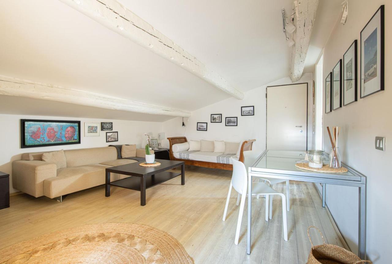 Stunning Top Floor Flat In The Heart Of Верона Экстерьер фото